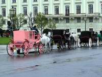 036 Wiener Ostern 2006 Plueschiger Fiaker.JPG